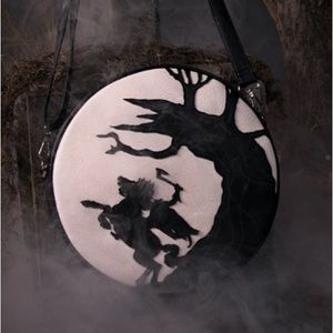 La Femme En Noir x SLEEPY HOLLOW round purse